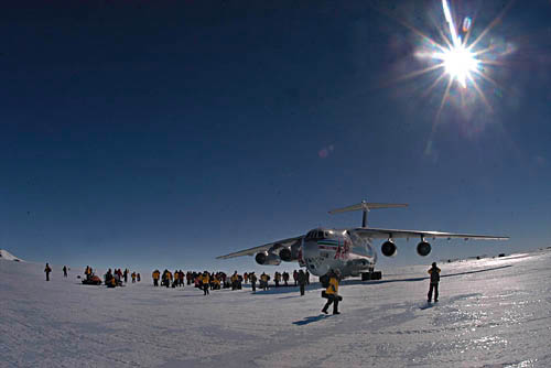 AQ_ice_arrival3_10_23_03