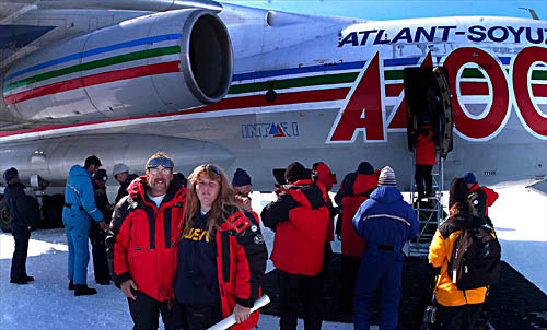 CL_jen_vic_plane10_23_03