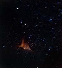 Leonid Trail after Fireball (C)1998 Vic Winter/ICSTARS Astronomy
