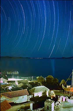 sssp98_ANDEANVILLAGE_startrail