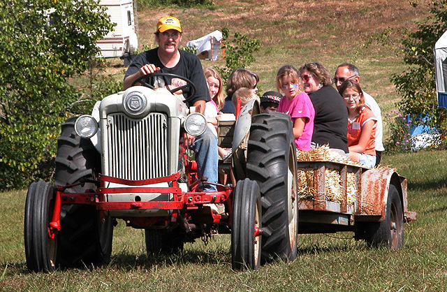 vicontractor_hayride